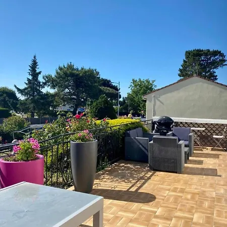 住宿加早餐酒店 Cosy Rdc Avec Veranda, Jardin Prive Et Wifi, Proche - - Fr-1-306-1256 圣米歇尔-谢夫谢夫