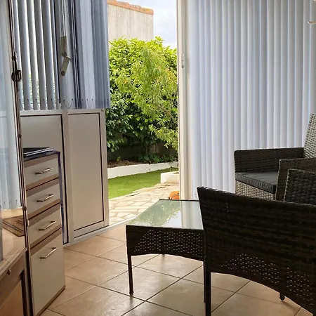 住宿加早餐酒店 Cosy Rdc Avec Veranda, Jardin Prive Et Wifi, Proche - - Fr-1-306-1256 *